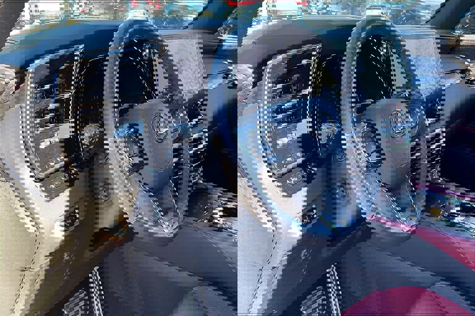 Used 2024 Lexus RX 500h F Sport w/ Convenience Package image 16