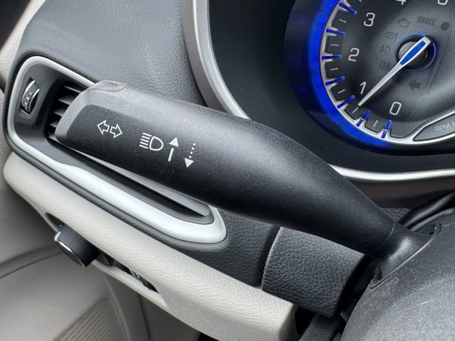 Used 2023 Chrysler Voyager LX image 25