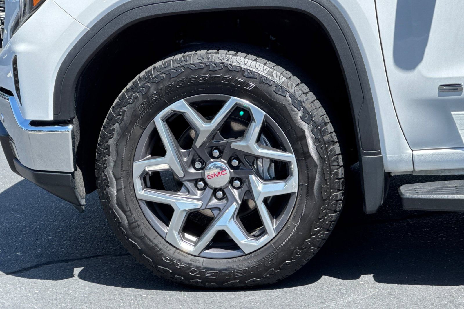 Used 2022 GMC Sierra 1500 SLT w/ SLT Premium Plus Package AWD/4WD image 32