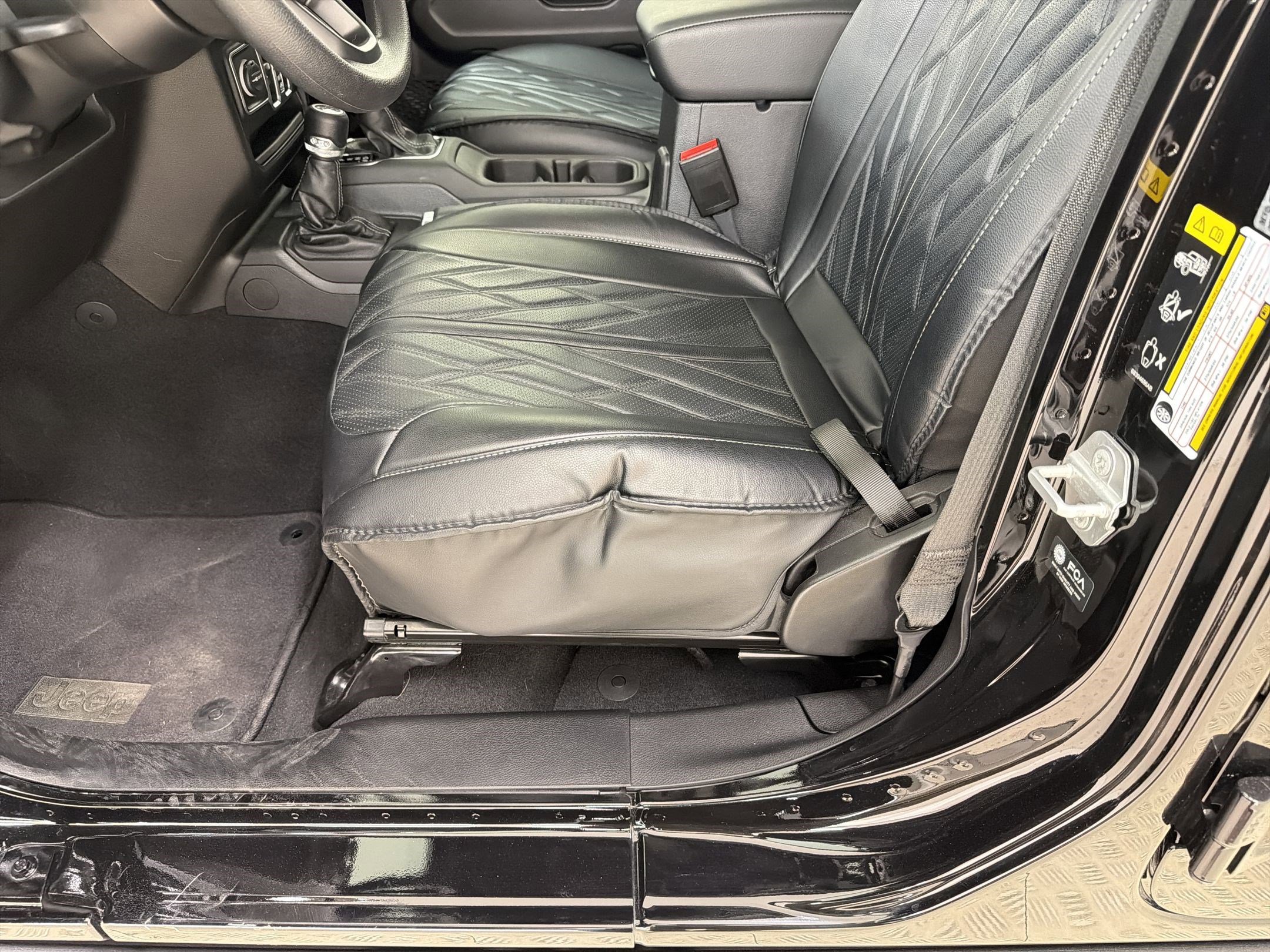 Used 2025 Jeep Gladiator Sport image 14