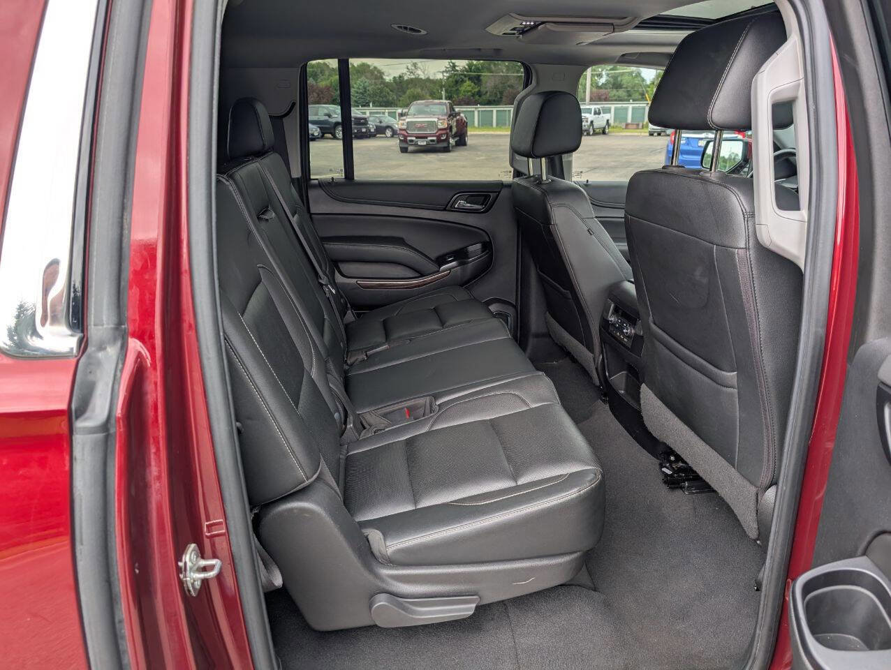 Used 2019 GMC Yukon XL SLT w/ Open Road Package image 12