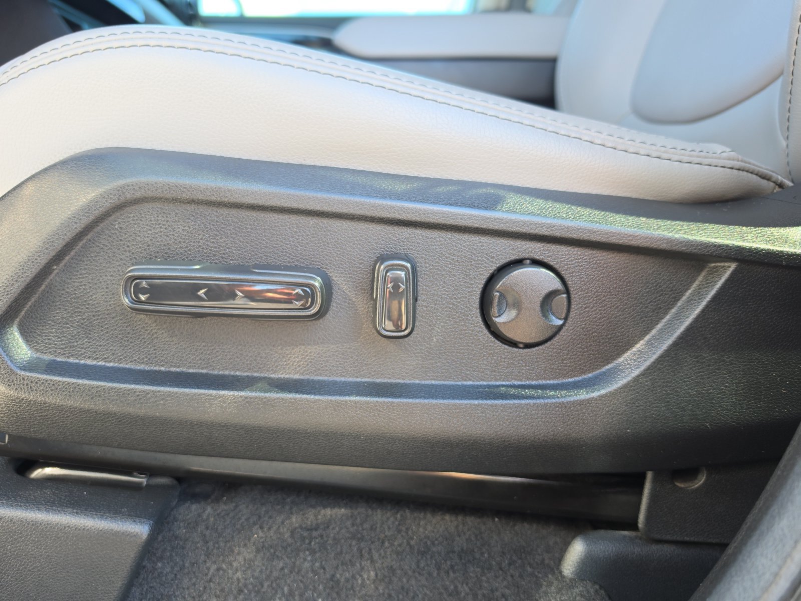Used 2025 Honda Pilot EX-L image 19