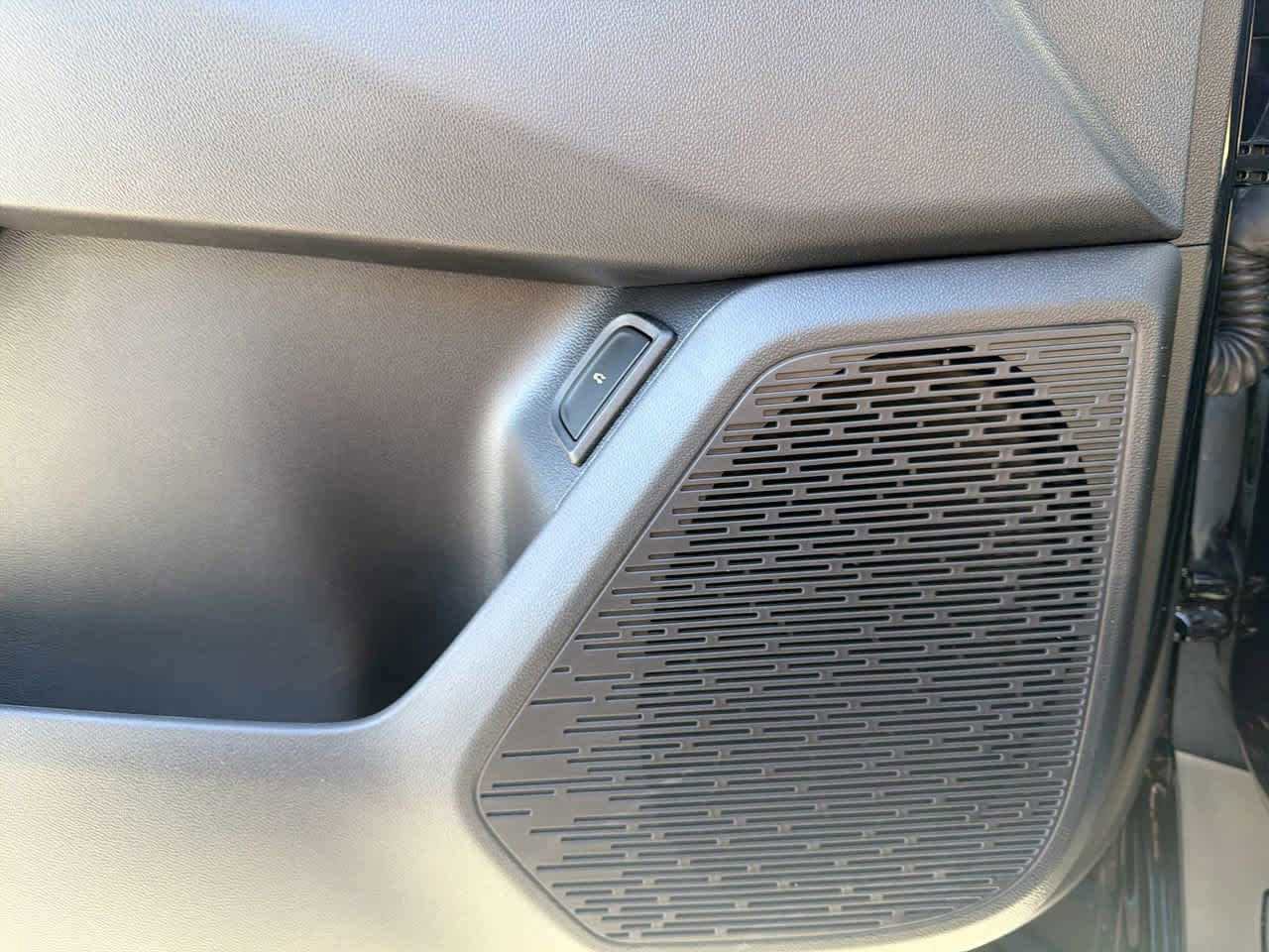 New 2026 Chevrolet Equinox ACTIV w/ Convenience Package III FWD image 17