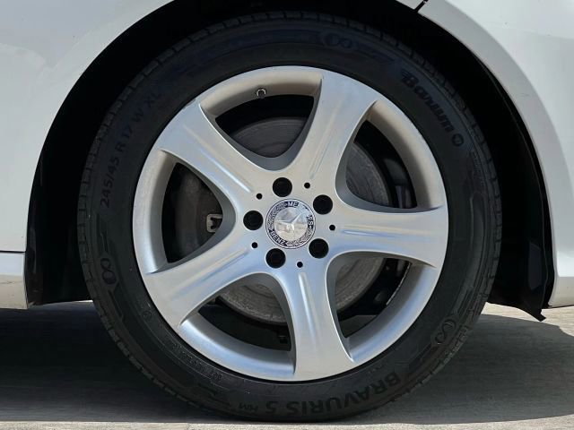 Used 2015 Mercedes-Benz E 350 4MATIC Sedan image 53