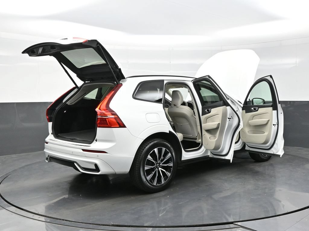 Used 2024 Volvo XC60 B5 Core w/ Protection Package Premier AWD/4WD image 41