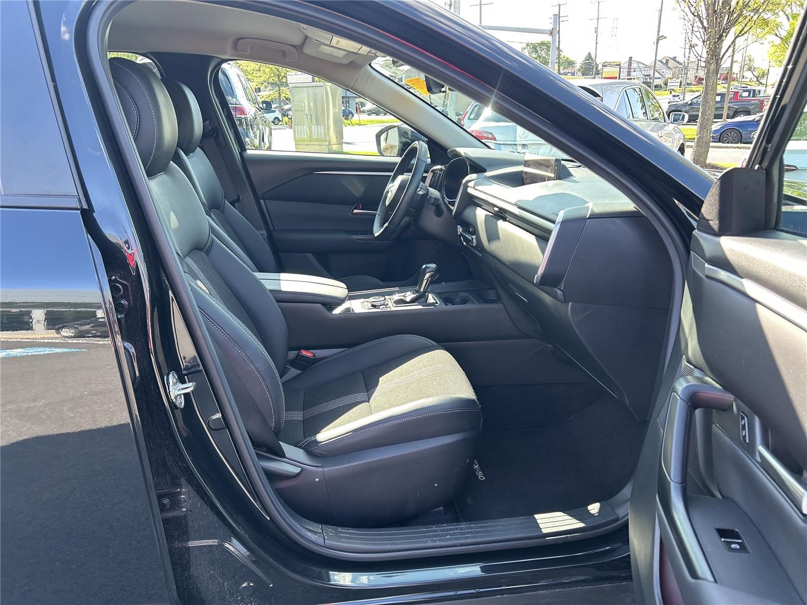 Used 2025 MAZDA CX-50 AWD 2.5 S w/ Preferred Package image 14