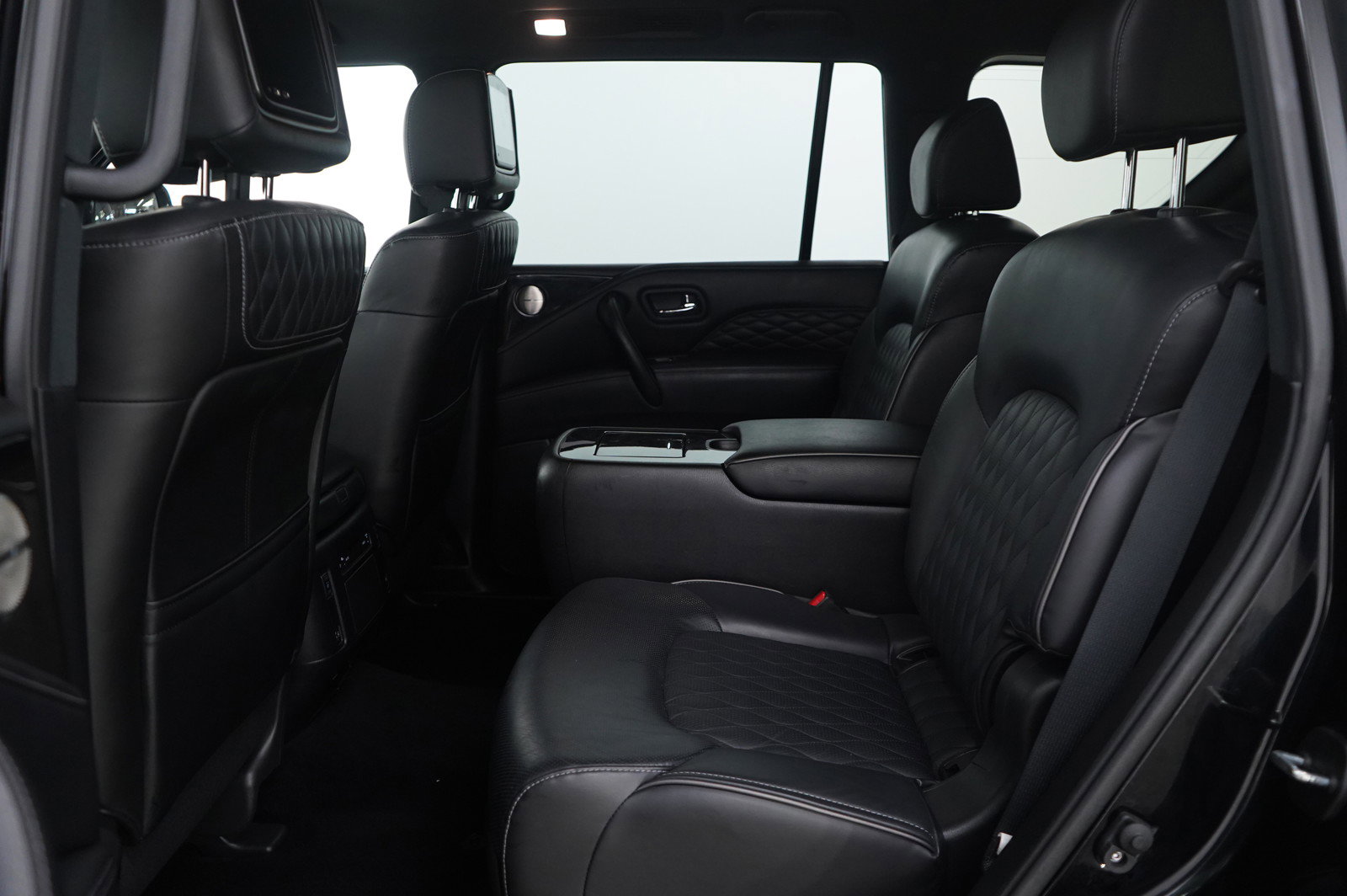 Used 2024 INFINITI QX80 Premium Select image 16