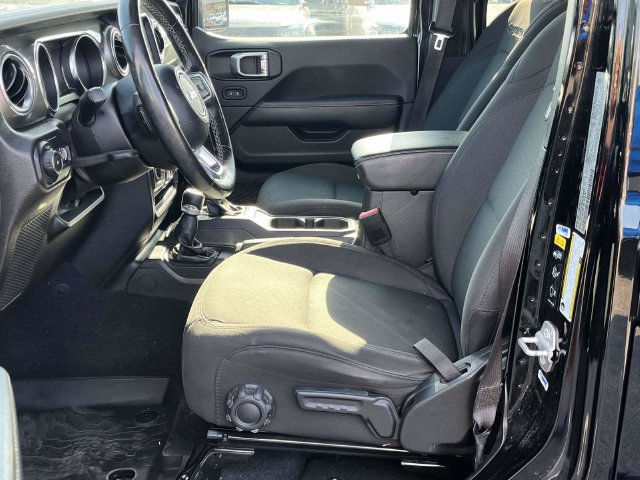 Used 2022 Jeep Wrangler Unlimited Sahara w/ Cold Weather Group AWD/4WD image 13