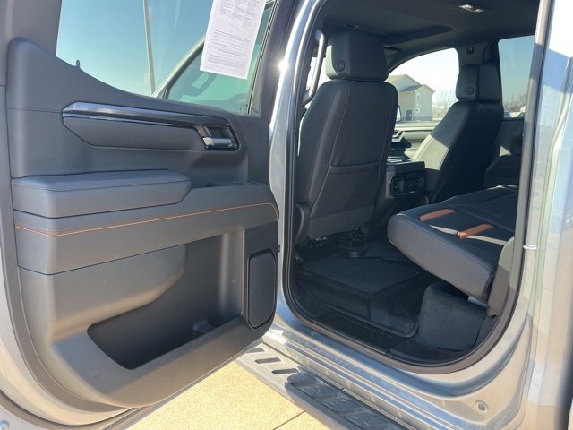 Used 2025 GMC Sierra 1500 AT4 w/ AT4 Premium Package image 17