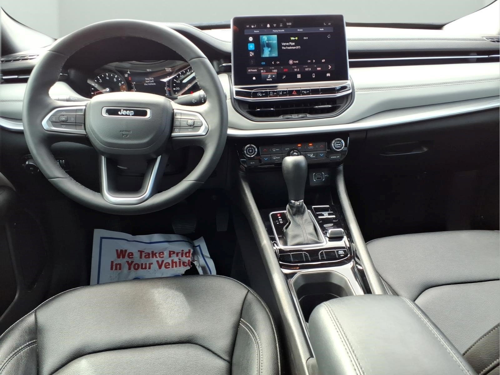 Used 2025 Jeep Compass Limited AWD/4WD image 9