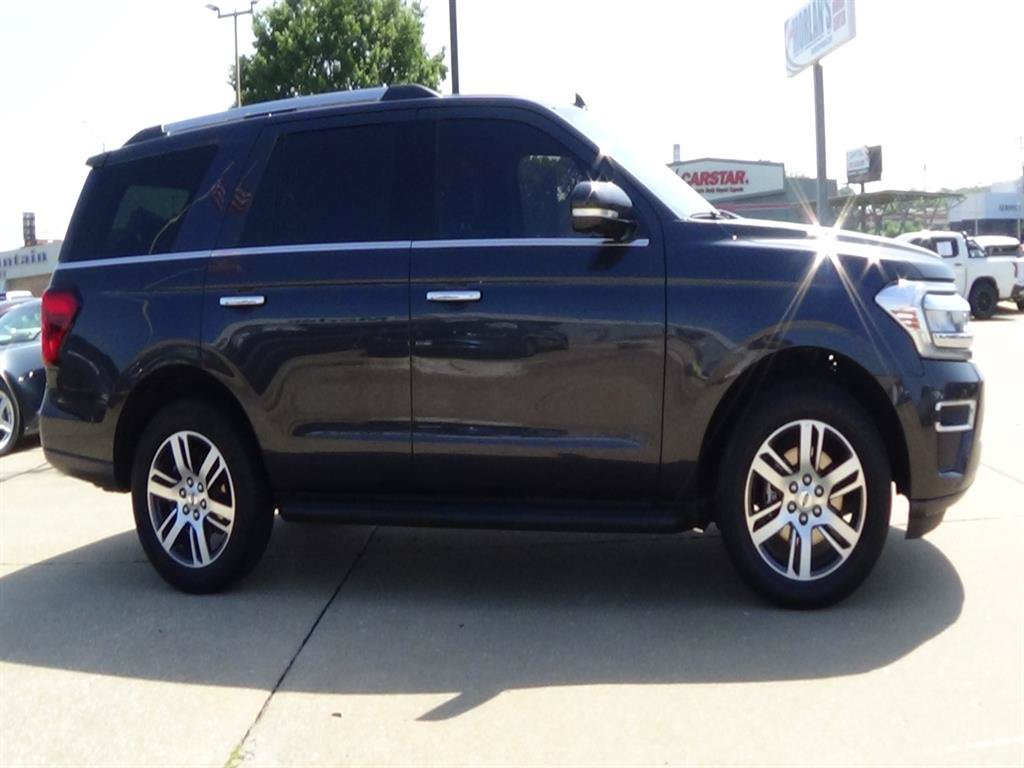 Used 2024 Ford Expedition Limited AWD/4WD image 5