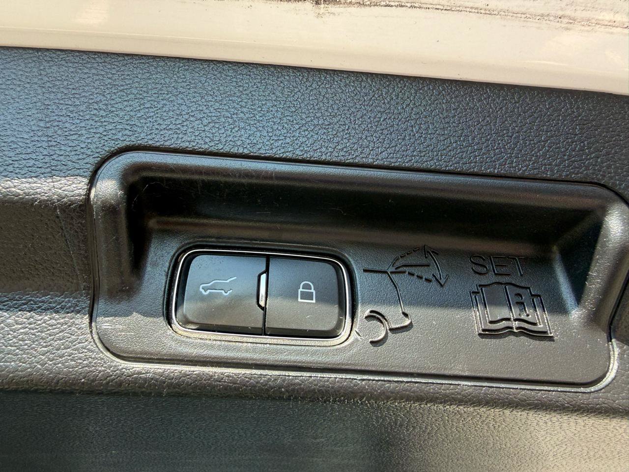 Used 2020 Ford Explorer XLT RWD image 17