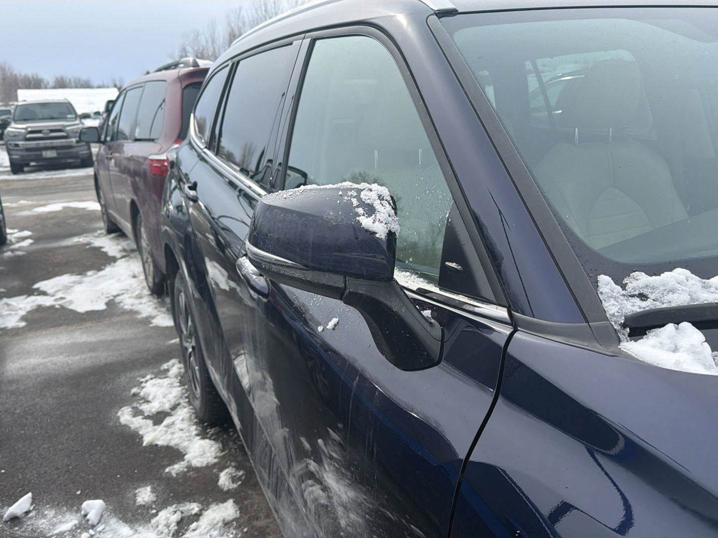 Used 2022 Toyota Highlander XLE image 5