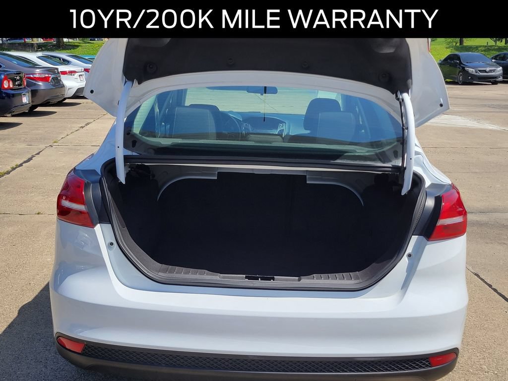 Certified 2017 Ford Focus SE FWD image 5