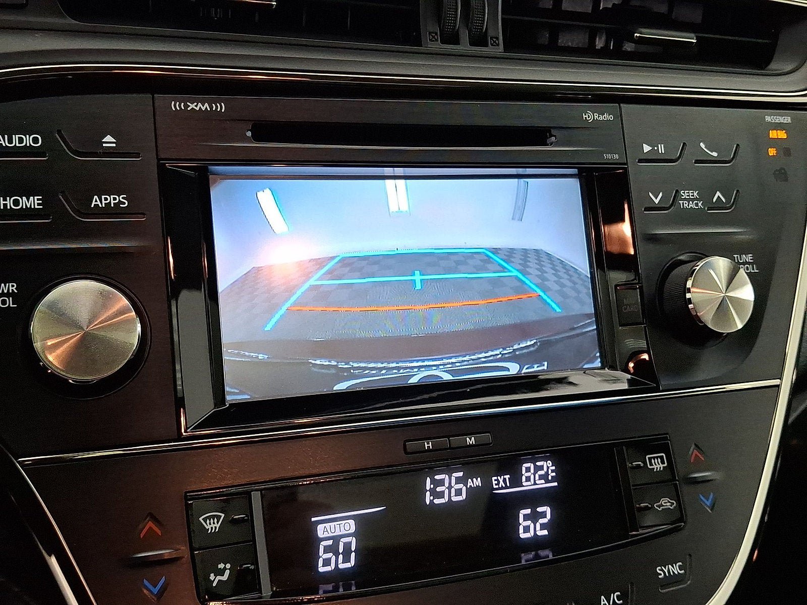 Used 2016 Toyota Avalon Touring FWD image 7