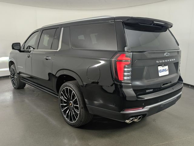 Used 2025 Chevrolet Suburban High Country AWD/4WD image 5