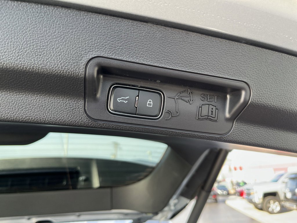 Used 2022 Ford Explorer Limited w/ Equipment Group 301A image 23