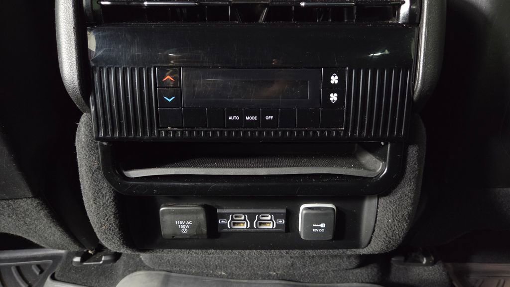 Used 2023 Jeep Wagoneer 4WD image 31