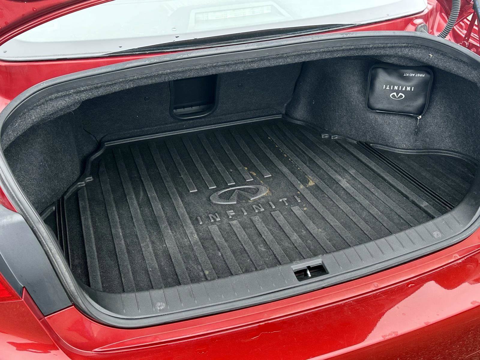 Used 2015 INFINITI Q50 Premium image 10