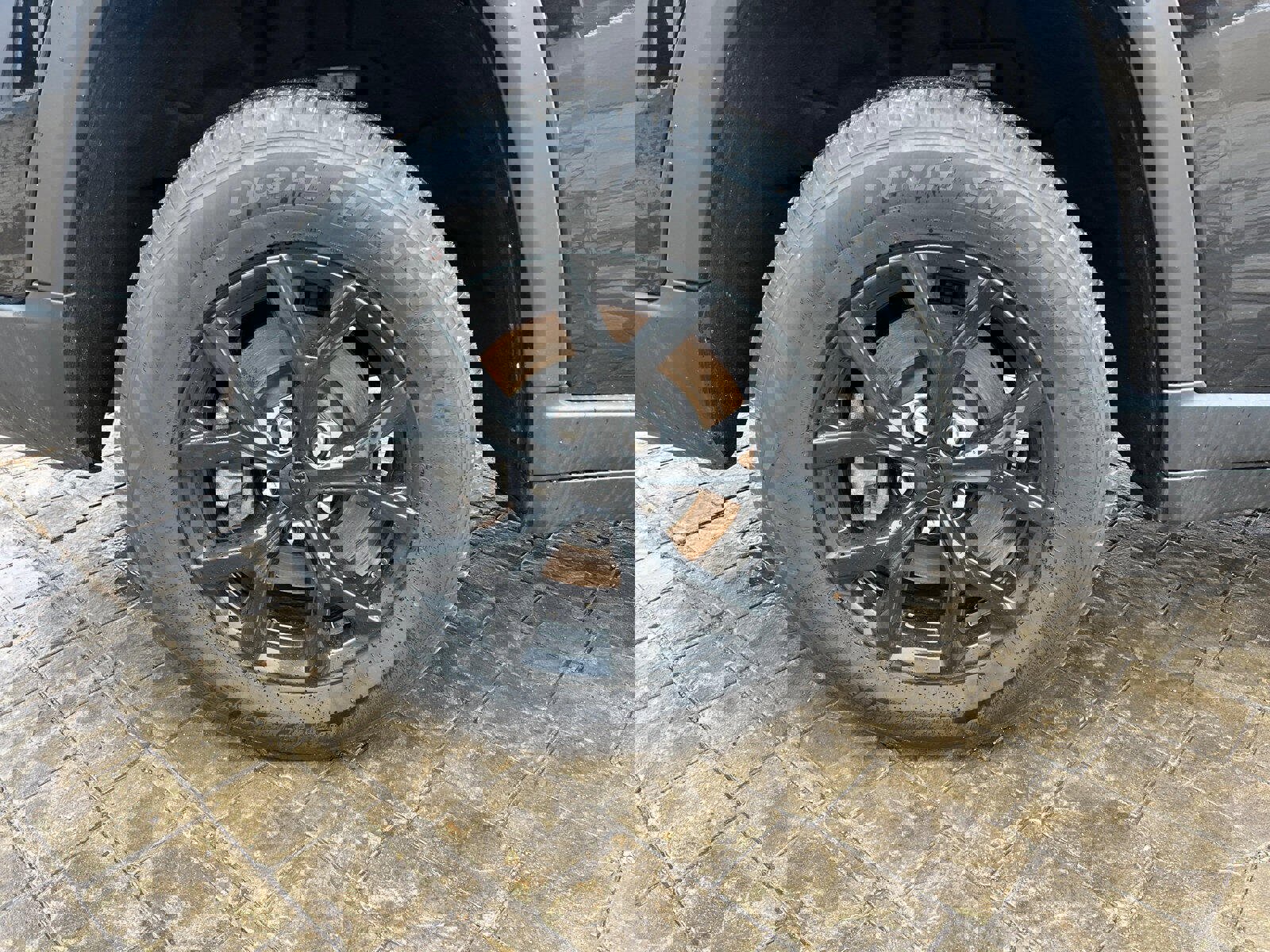 Used 2024 Jeep Grand Cherokee L Laredo AWD/4WD image 11