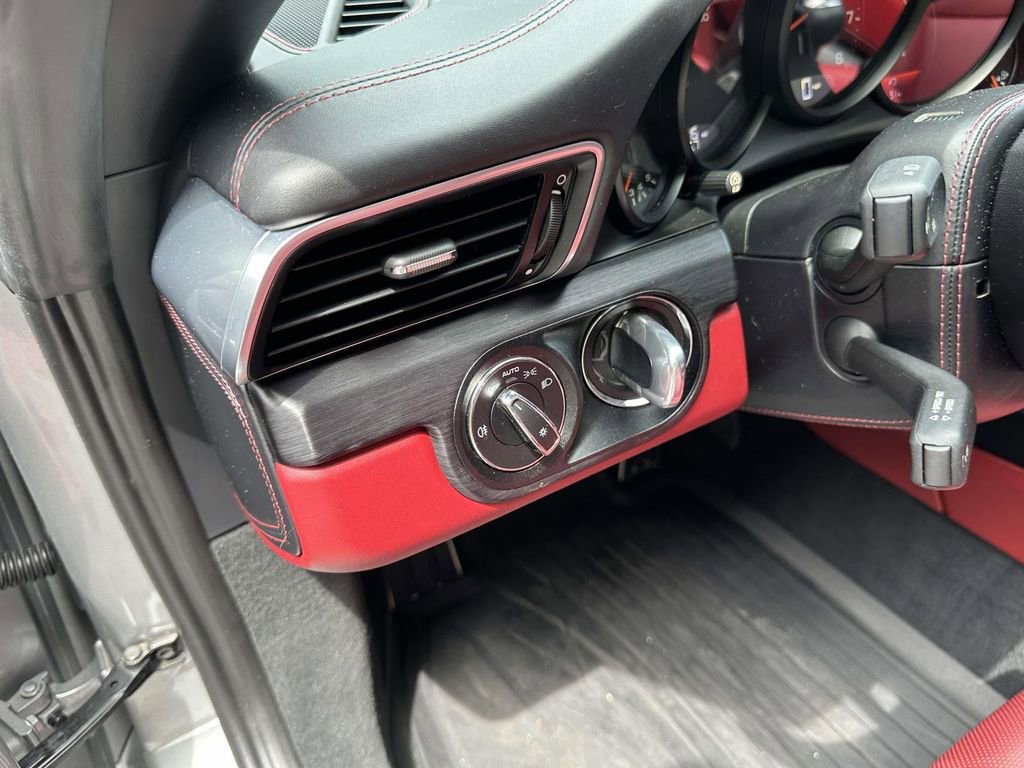 Certified 2018 Porsche 911 AWD/4WD image 16