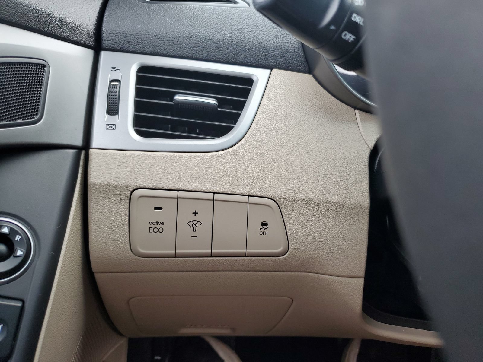 Used 2016 Hyundai Elantra SE FWD image 21