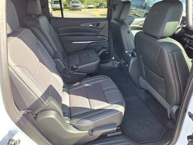 Used 2026 Chevrolet Traverse High Country FWD image 16