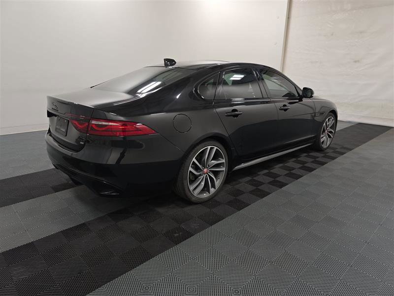 Used 2022 Jaguar XF R-Dynamic SE AWD/4WD image 4