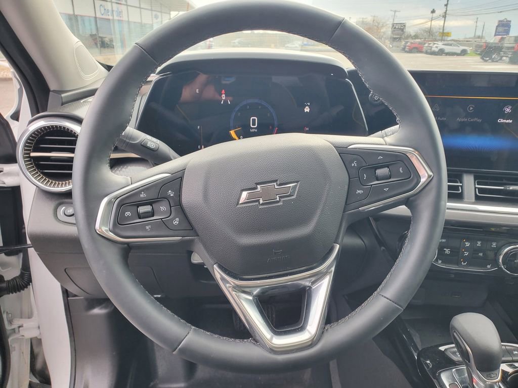 Used 2025 Chevrolet Trax ACTIV w/ Sunroof Package FWD image 14