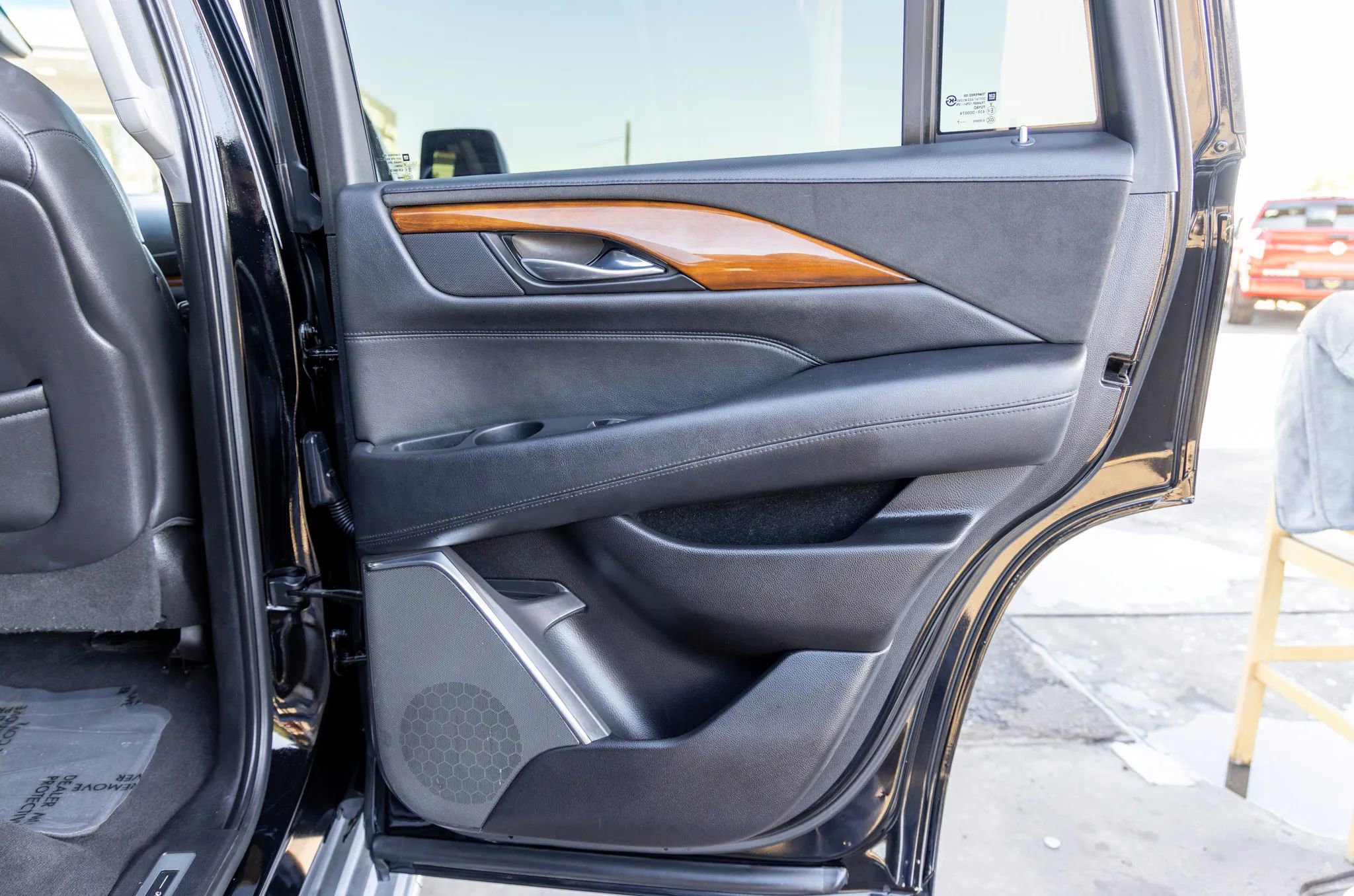 Used 2017 Cadillac Escalade Luxury image 18