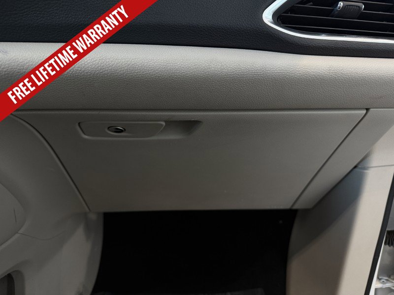 Used 2023 Chrysler Pacifica Limited FWD image 49