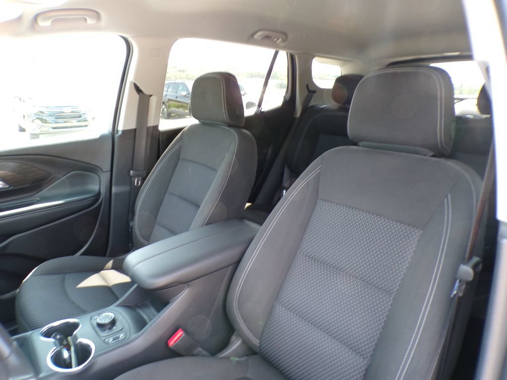 Used 2024 GMC Terrain SLE w/ Driver Convenience Package AWD/4WD image 11