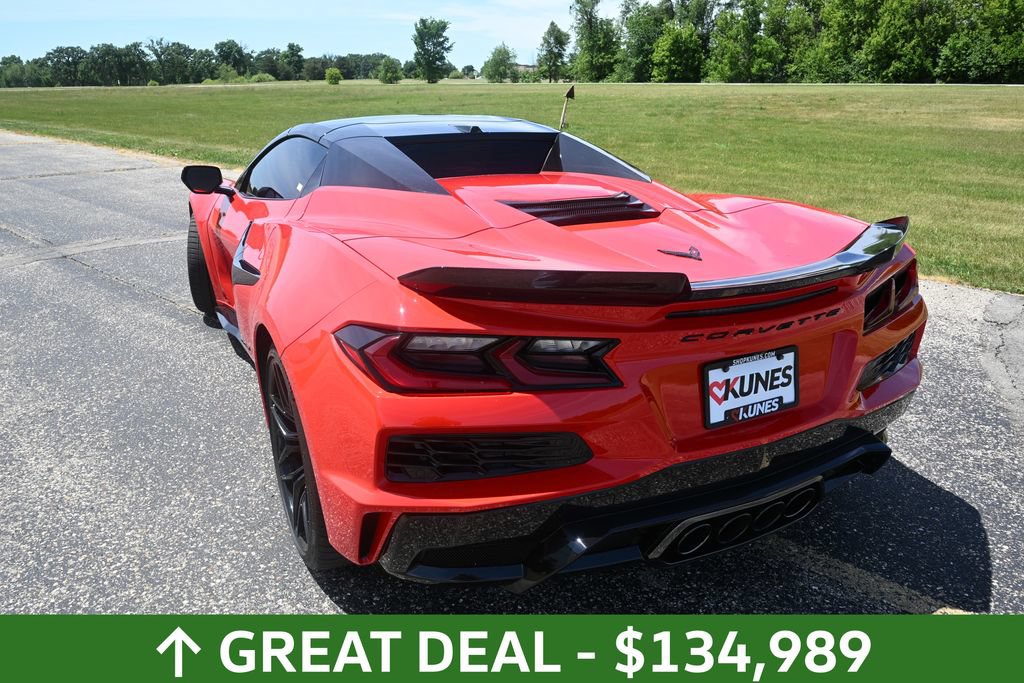Used 2026 Chevrolet Corvette Z06 w/ Stealth Interior Trim Package RWD image 15