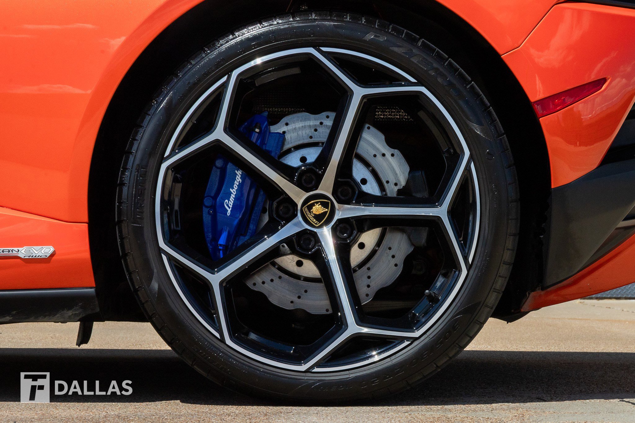 Used 2022 Lamborghini Huracan EVO image 9