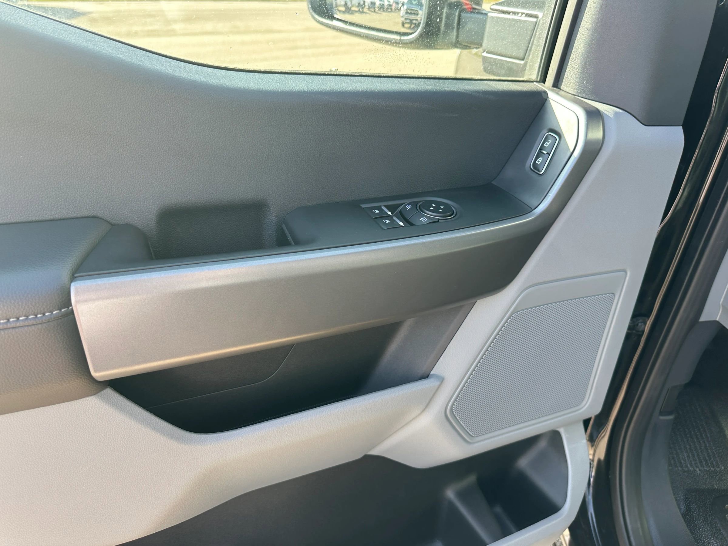 Used 2025 Ford F350 XLT w/ XLT Value Package image 13