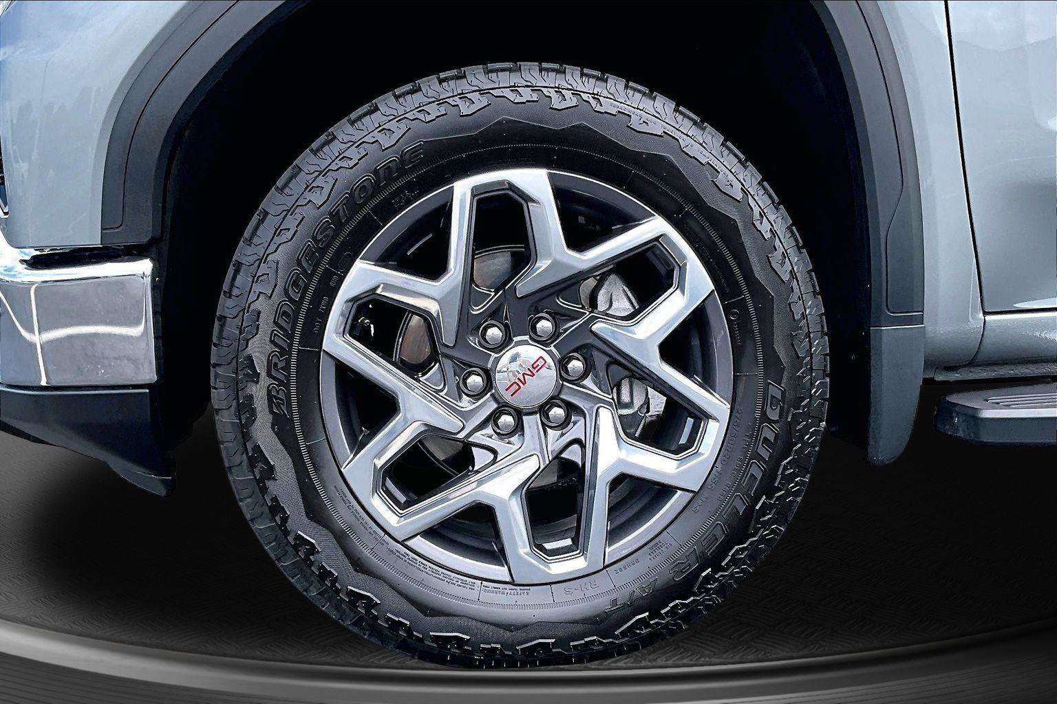 Used 2024 GMC Sierra 1500 SLT w/ SLT Convenience Package AWD/4WD image 10