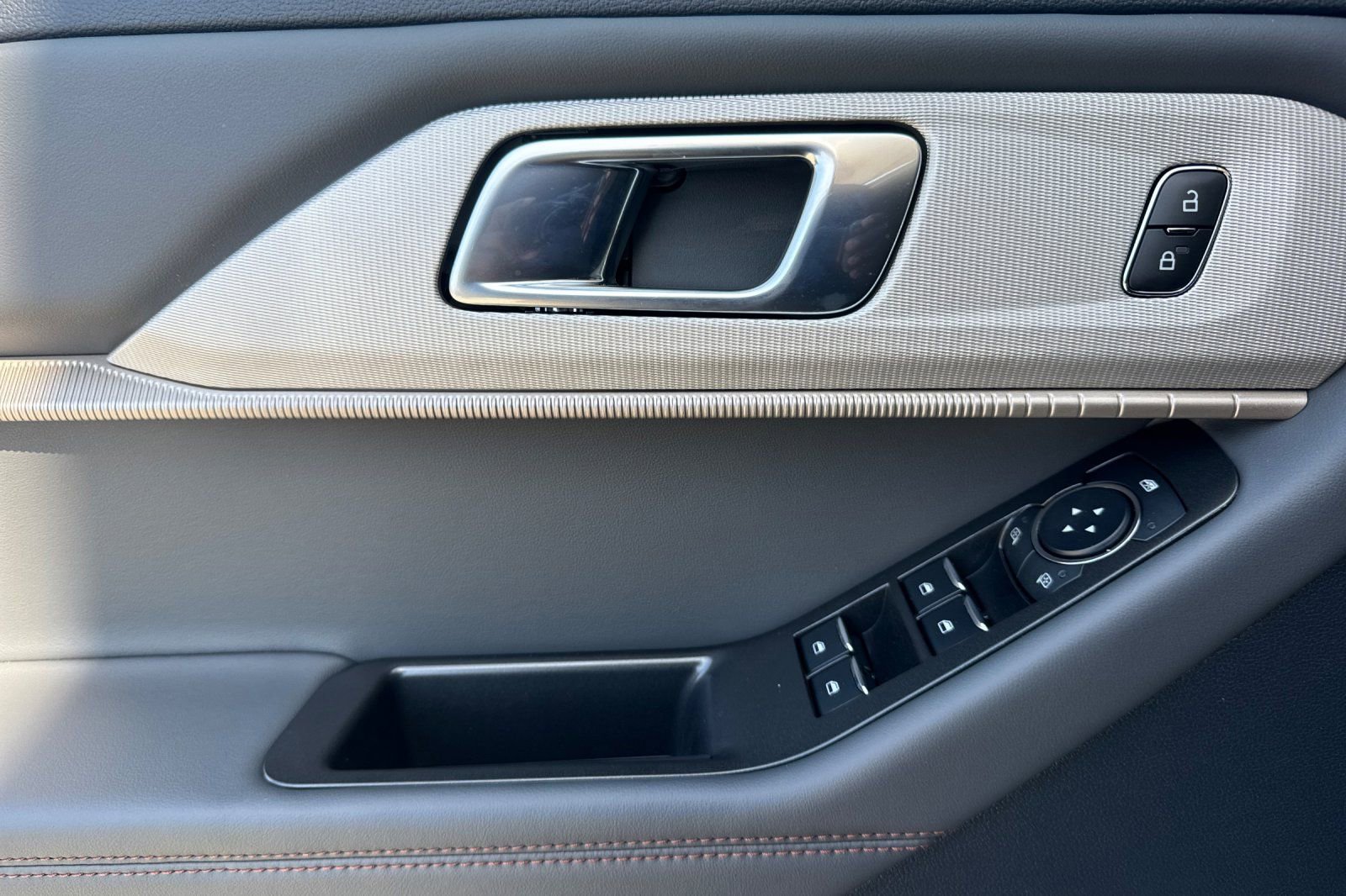 Used 2026 Ford Explorer Active image 14