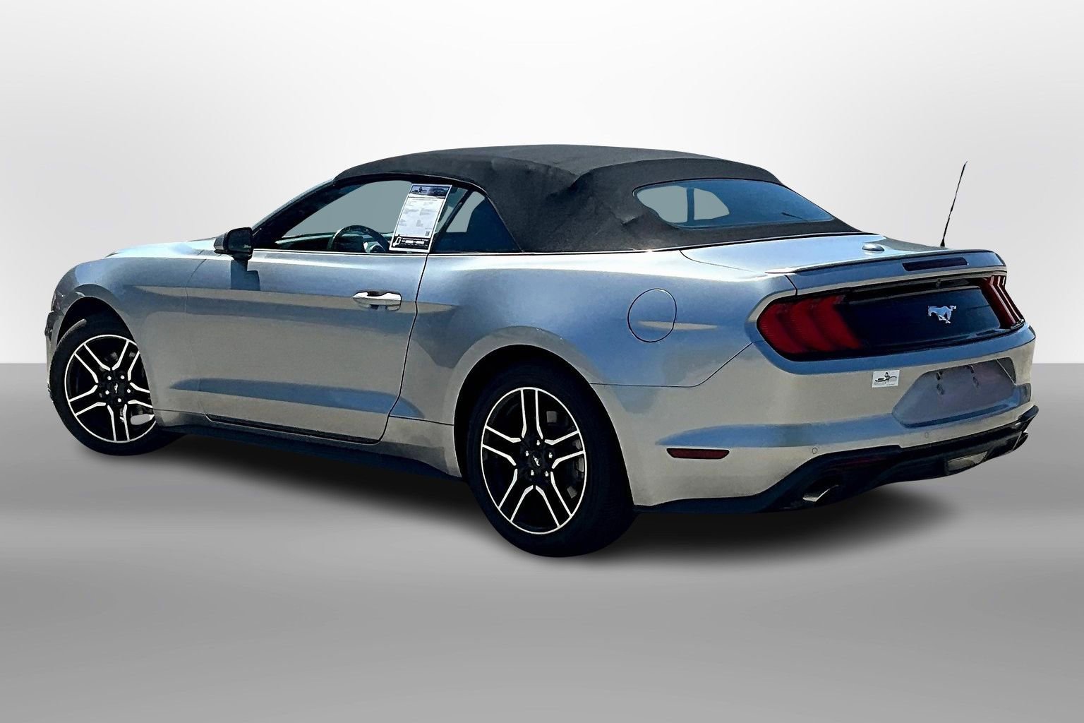 Used 2022 Ford Mustang Premium image 10