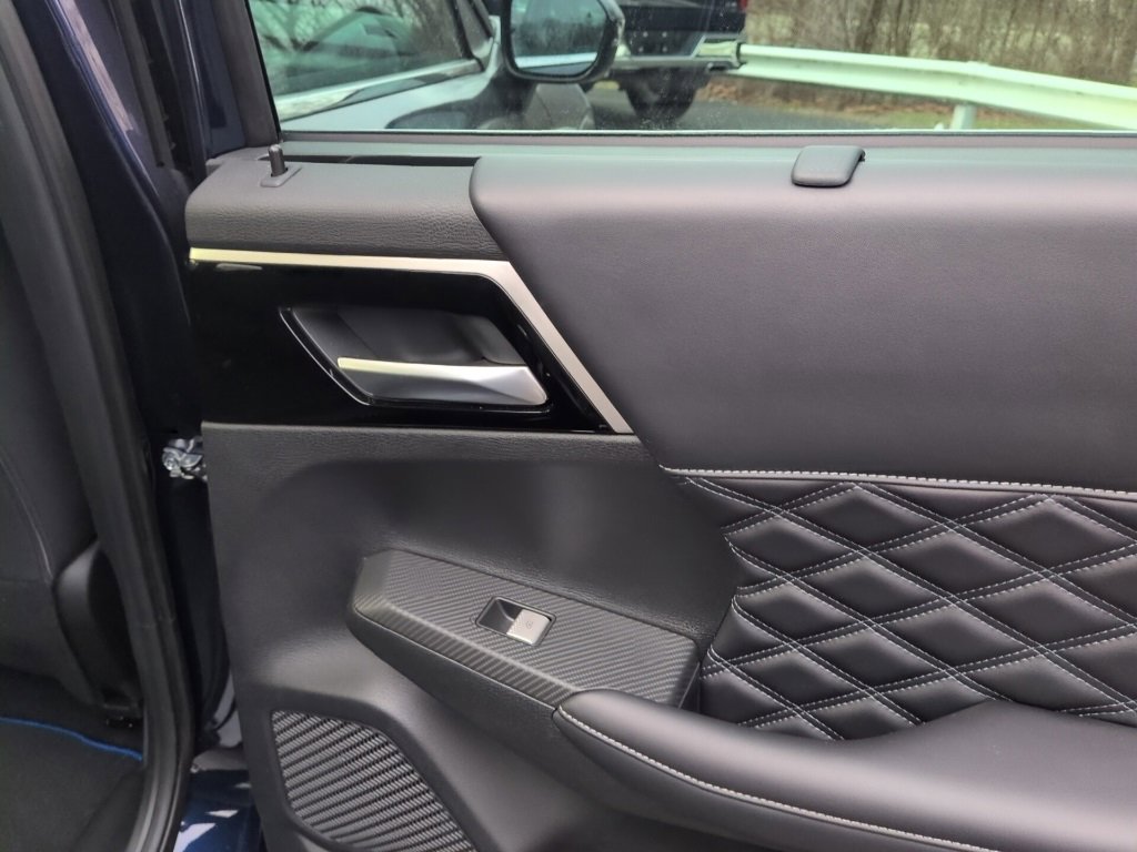 Used 2023 Mitsubishi Outlander SEL image 18