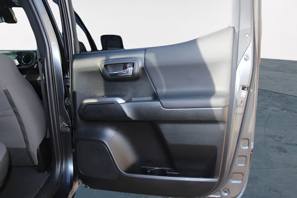 Used 2019 Toyota Tacoma TRD Sport image 27