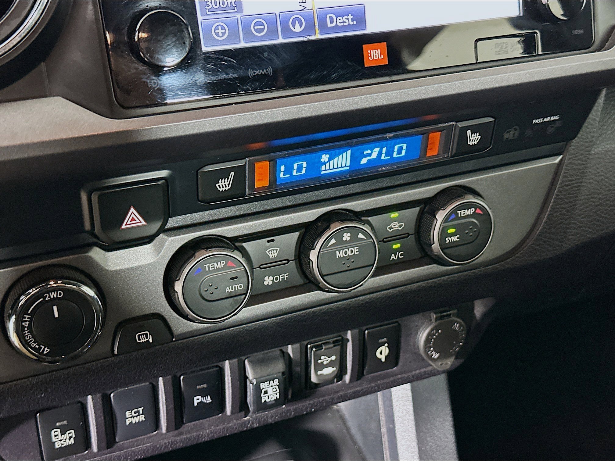 Used 2019 Toyota Tacoma TRD Sport AWD/4WD image 24