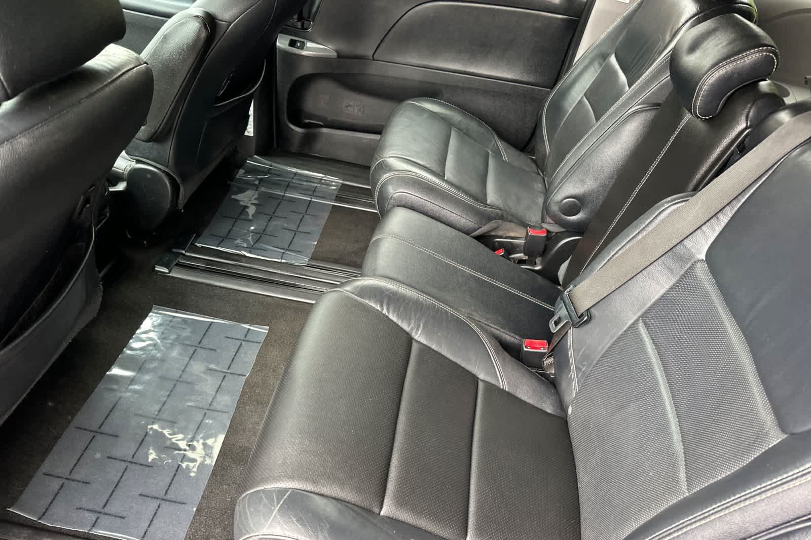 Used 2015 Toyota Sienna SE w/ SE Preferred Package FWD image 4