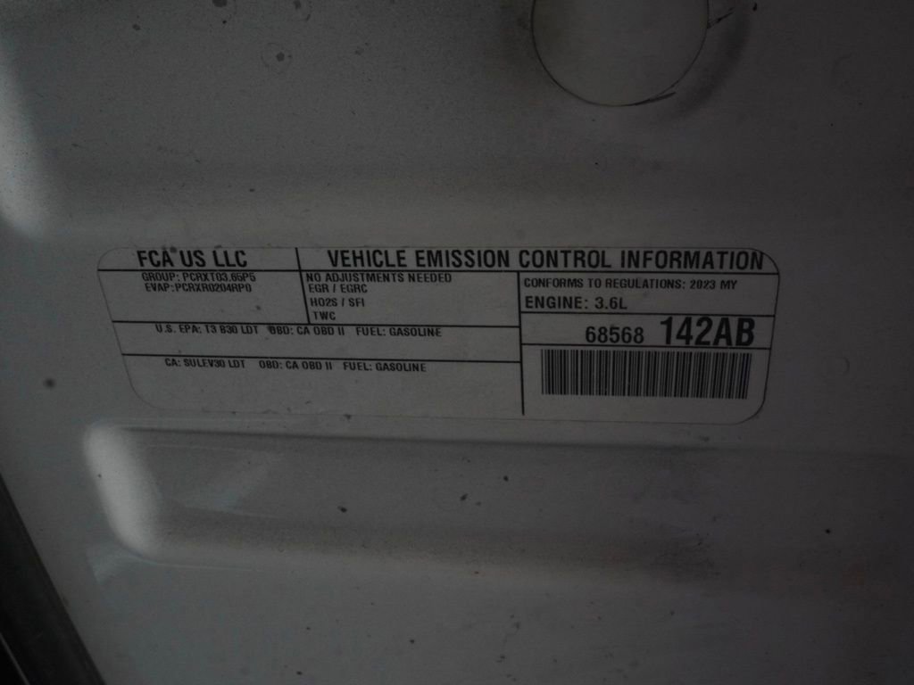 Used 2023 Jeep Grand Cherokee Limited image 27