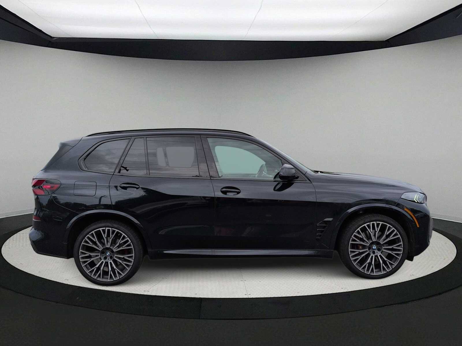 Certified 2026 BMW X5 xDrive40i w/ M Sport Package AWD/4WD image 9