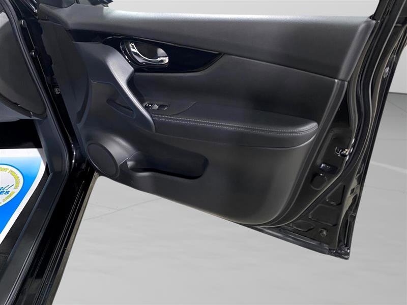 Used 2020 Nissan Rogue Sport SV w/ All-Weather Package image 28