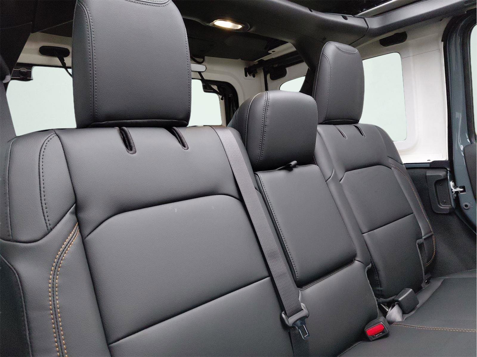 New 2026 Jeep Wrangler Sahara w/ Technology Group image 19