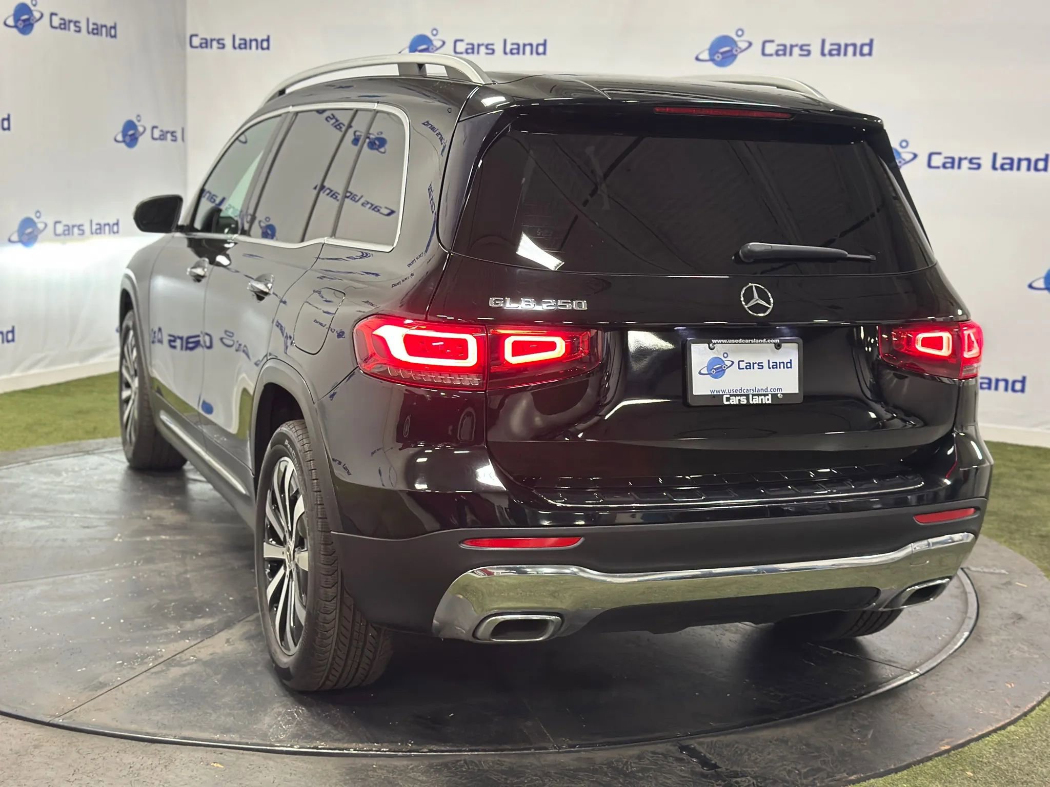 Used 2021 Mercedes-Benz GLB 250 GLB 250 Sport Utility 4D image 5