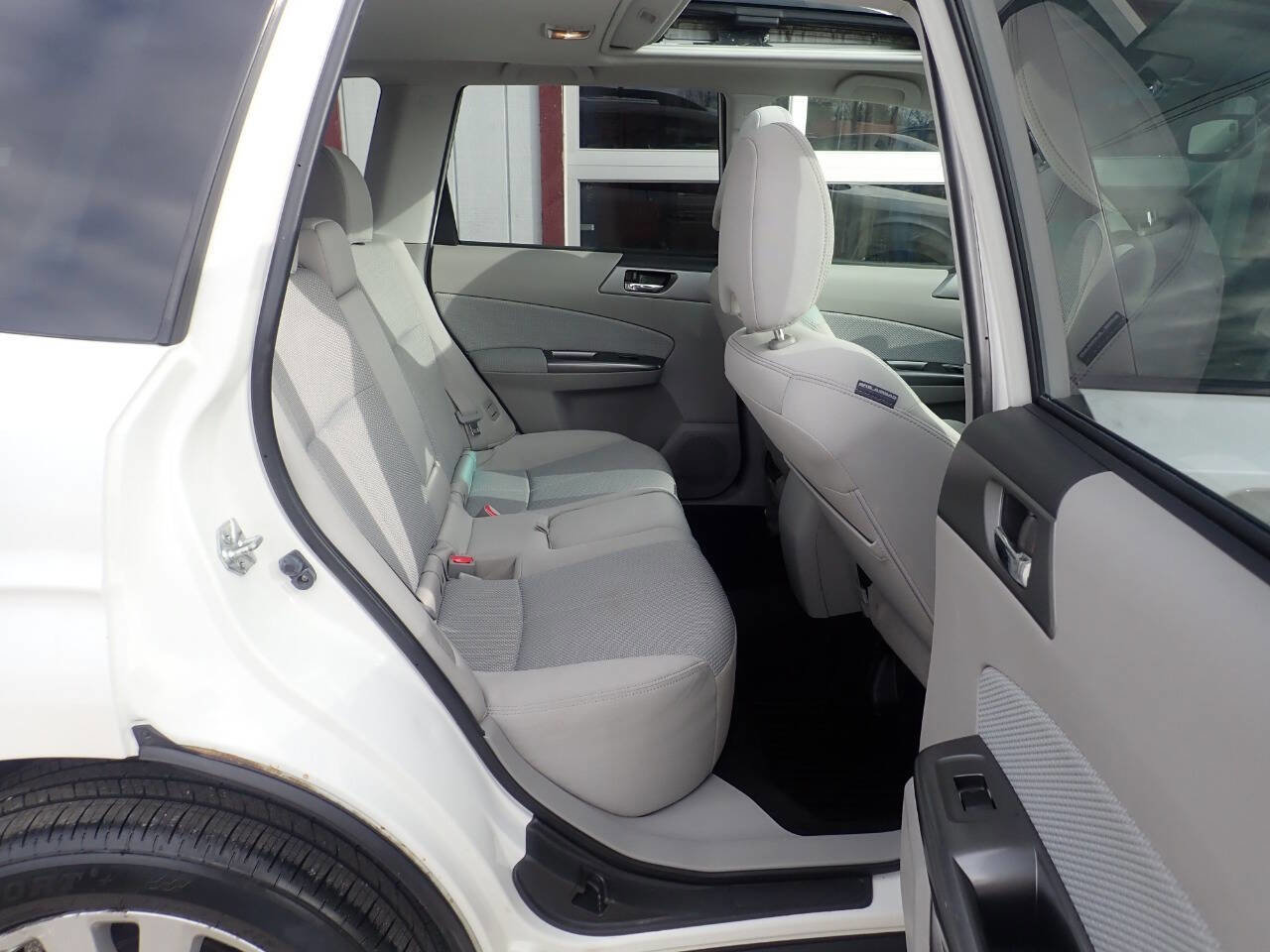 Used 2012 Subaru Forester 2.5X Premium w/ Popular Pkg 3 image 26