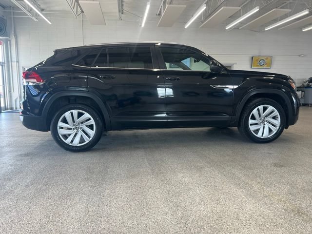 Used 2023 Volkswagen Atlas Cross Sport SE FWD image 4