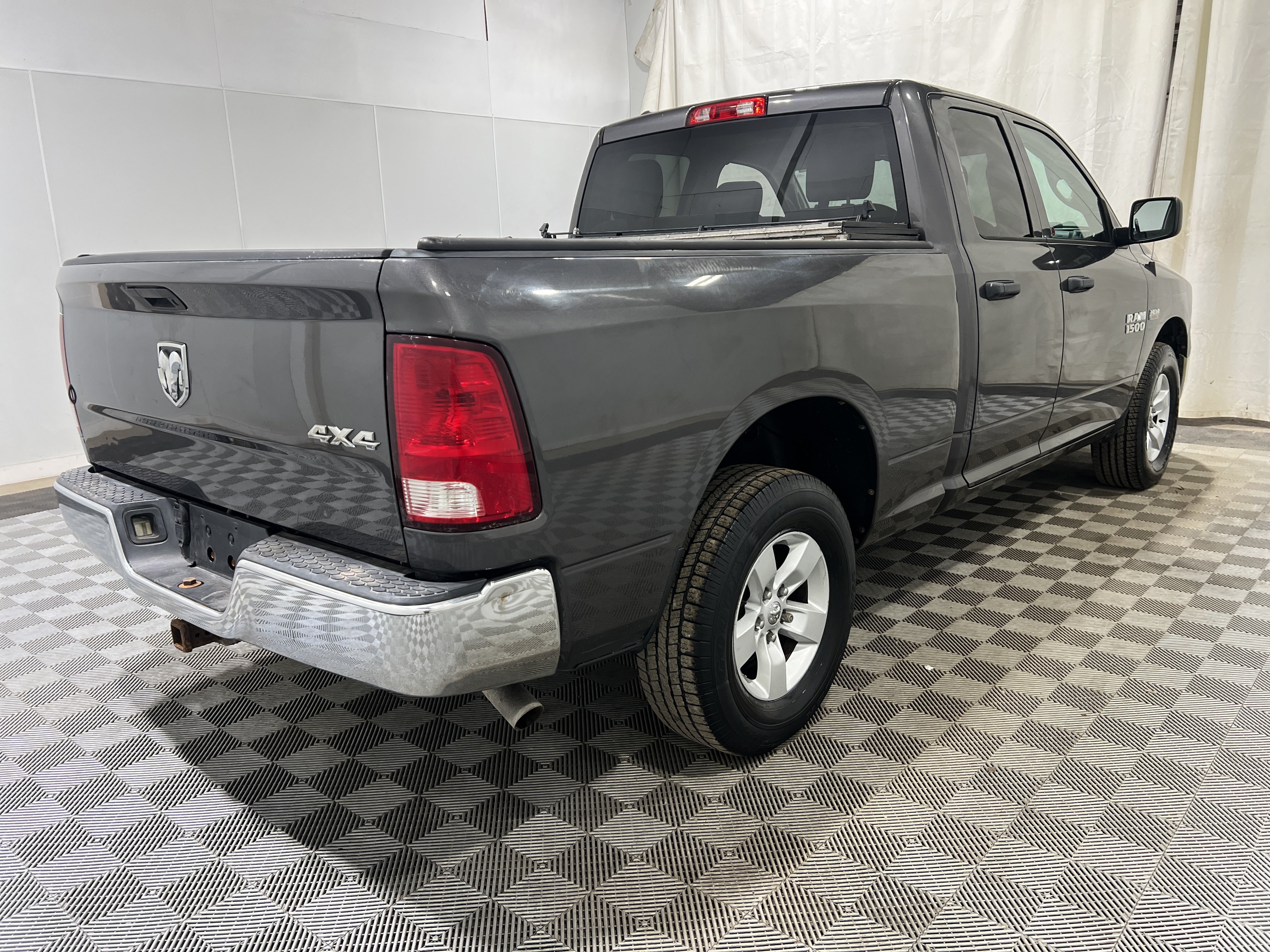 Used 2016 RAM 1500 ST w/ SXT Appearance Group AWD/4WD image 3